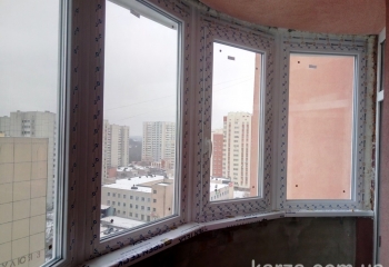Пластиковый эркер на балкон
